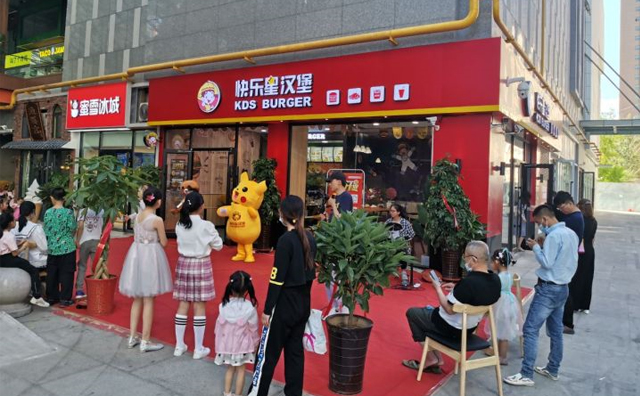 作為快樂(lè)星漢堡店的經(jīng)營(yíng)管理者，平時(shí)應(yīng)該怎么做？
