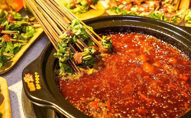 開一家串串香加盟店，如何迅速融入市場(chǎng)